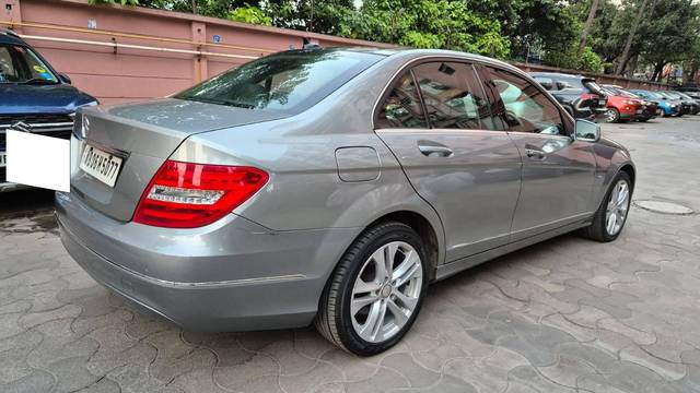 https://images10.gaadi.com/usedcar_image/4208485/original/processed_d2e94ee3f904e84f59e12f1961ccad19.jpg?imwidth=6402