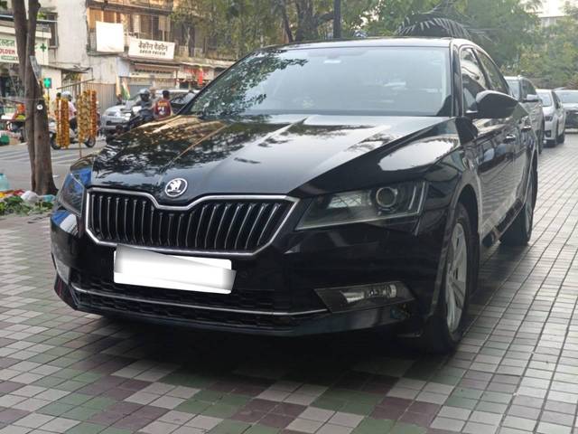 https://images10.gaadi.com/usedcar_image/4208500/original/processed_76a919d4f80f80ce69e0752ecf6cbb78.jpg?imwidth=6400