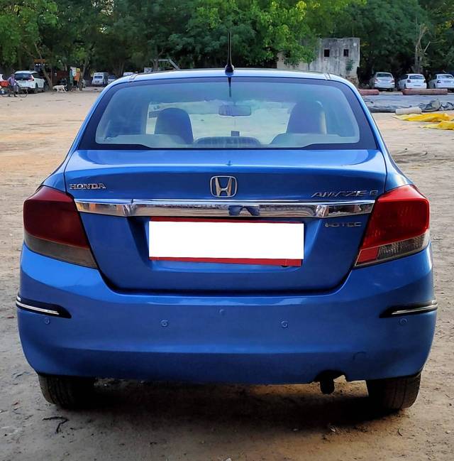 https://images10.gaadi.com/usedcar_image/4208874/original/processed_931dd9c17b474845112181d39f17c414.jpg?imwidth=6402