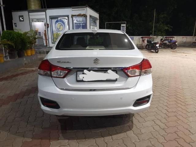 https://images10.gaadi.com/usedcar_image/4208879/original/processed_54952608-fee6-4ee1-b549-c3e4708489f4.jpg?imwidth=6401