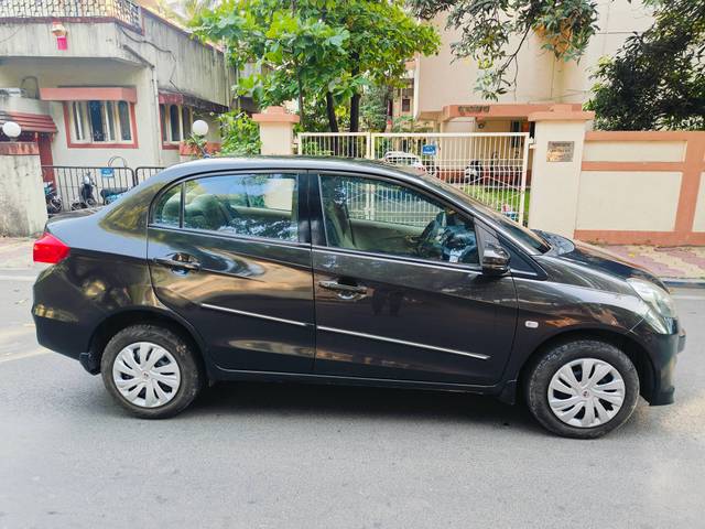 https://images10.gaadi.com/usedcar_image/4208911/original/processed_750664f4ead481e8671fbb273dd10276.jpg?imwidth=6401