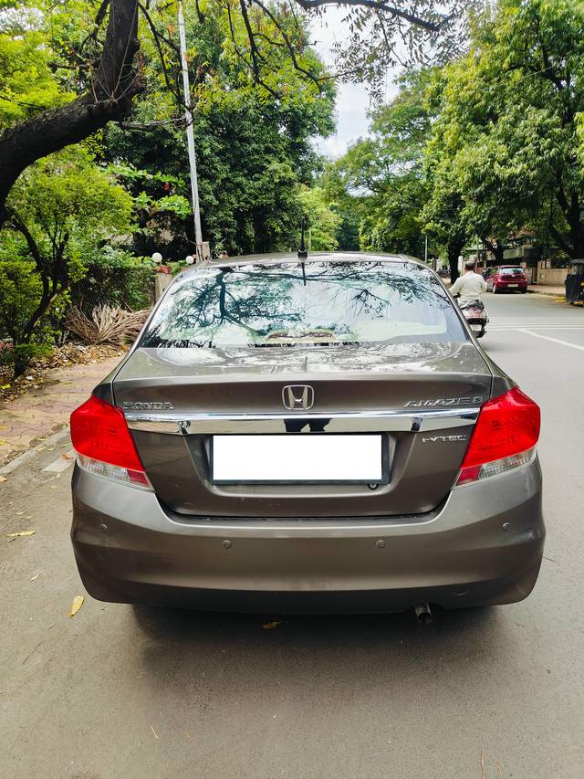 https://images10.gaadi.com/usedcar_image/4208921/original/processed_510634656ad506787845308ec09cc730.jpg?imwidth=6402