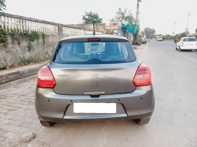 https://images10.gaadi.com/usedcar_image/4209024/original/processed_8d006960f22faef2003e70c3ebc95a3f.jpg?imwidth=6401