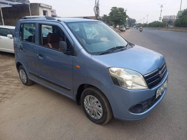 https://images10.gaadi.com/usedcar_image/4209061/original/processed_60eaae6f8e81912af806902912a647b2.jpg?imwidth=6400