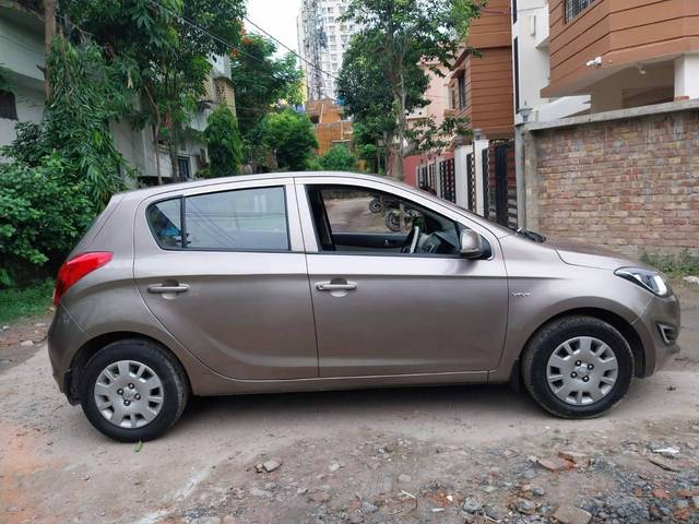 https://images10.gaadi.com/usedcar_image/4209072/original/processed_e47fd1082813b2a11027b9cfcd286129.jpg?imwidth=6401