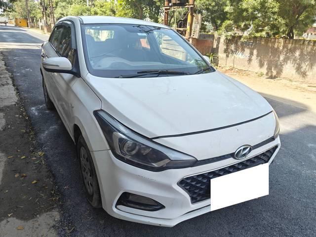 https://images10.gaadi.com/usedcar_image/4209075/original/processed_ec9abe35e3219d006b80639607deee70.jpg?imwidth=6400