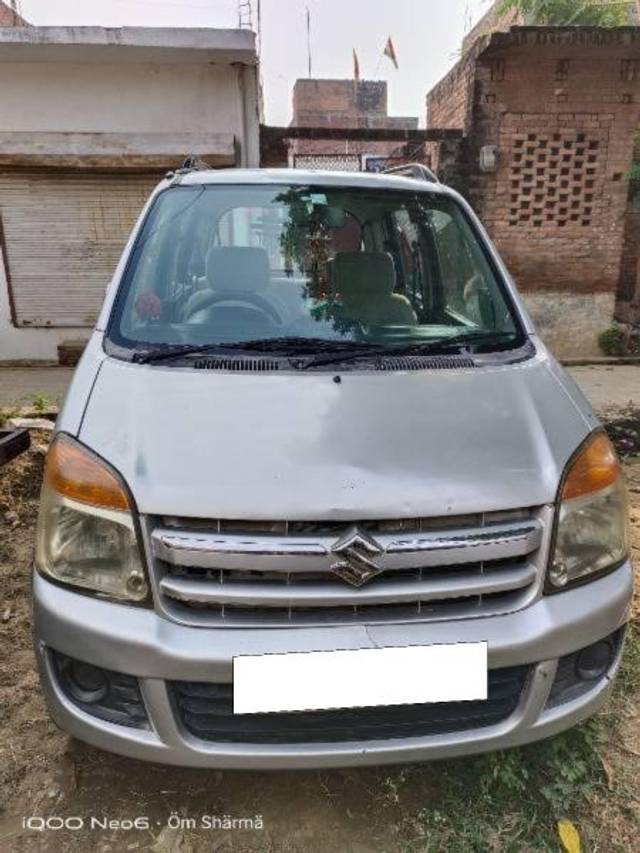 https://images10.gaadi.com/usedcar_image/4209100/original/processed_aa800d23-d54d-43aa-ab17-8a5ccde97e2e.jpg?imwidth=6400