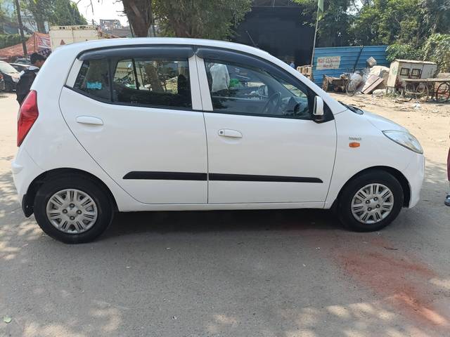 https://images10.gaadi.com/usedcar_image/4209110/original/processed_f04403dde754d8d5b21c717126da3429.jpg?imwidth=6401