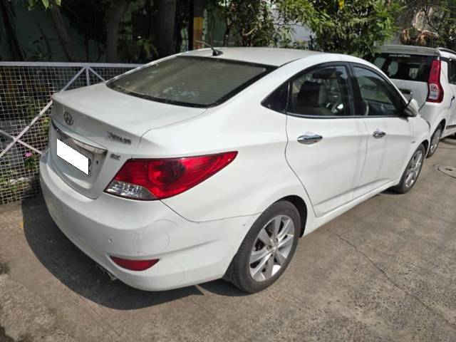 https://images10.gaadi.com/usedcar_image/4209126/original/processed_f84b22d2-5904-438b-8ee0-08148e42aeeb.jpg?imwidth=6400