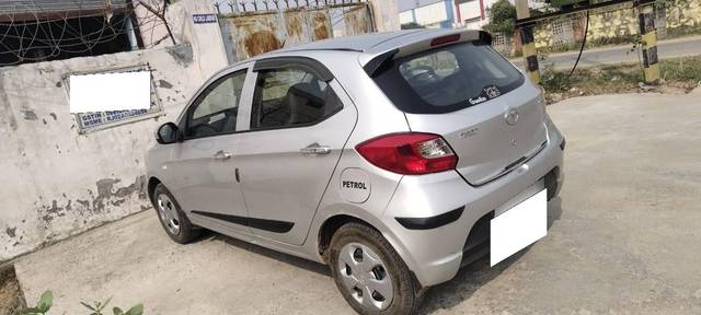 https://images10.gaadi.com/usedcar_image/4209151/original/processed_cc94fc79-5c4d-46fa-8914-2f8469b9fd8a.jpg?imwidth=6402