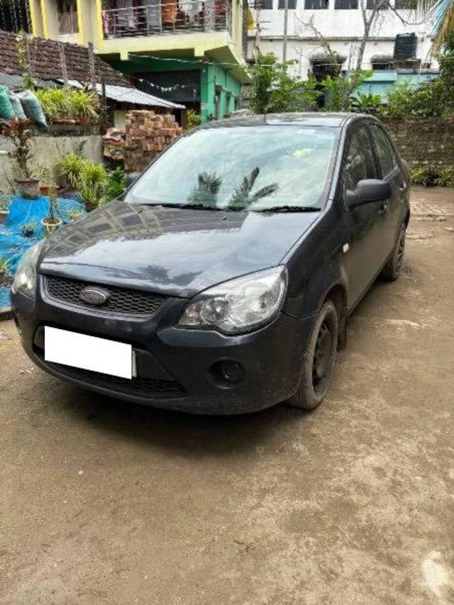 https://images10.gaadi.com/usedcar_image/4209184/original/processed_fe069cfa-8e7e-40e1-b24f-e13c92ecba7c.jpg?imwidth=6400