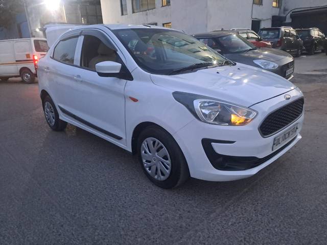 https://images10.gaadi.com/usedcar_image/4209236/original/7e65466e8039f3288502ff491debf8a9.jpg?imwidth=6400