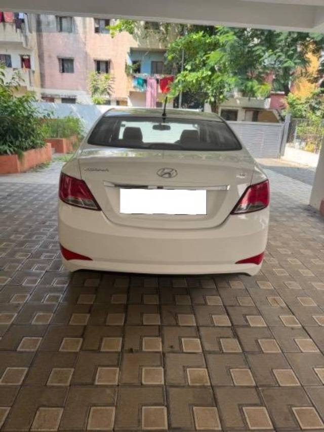 https://images10.gaadi.com/usedcar_image/4209265/original/processed_538f0963-1410-43ea-8bbe-40bd17416302.jpeg?imwidth=6401