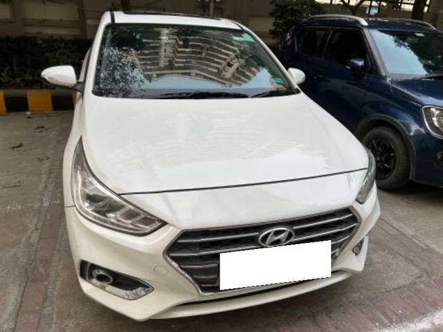 https://images10.gaadi.com/usedcar_image/4209269/original/processed_f0eeb63c-dca0-4cd0-b352-72a479b4fe6e.jpg?imwidth=6402