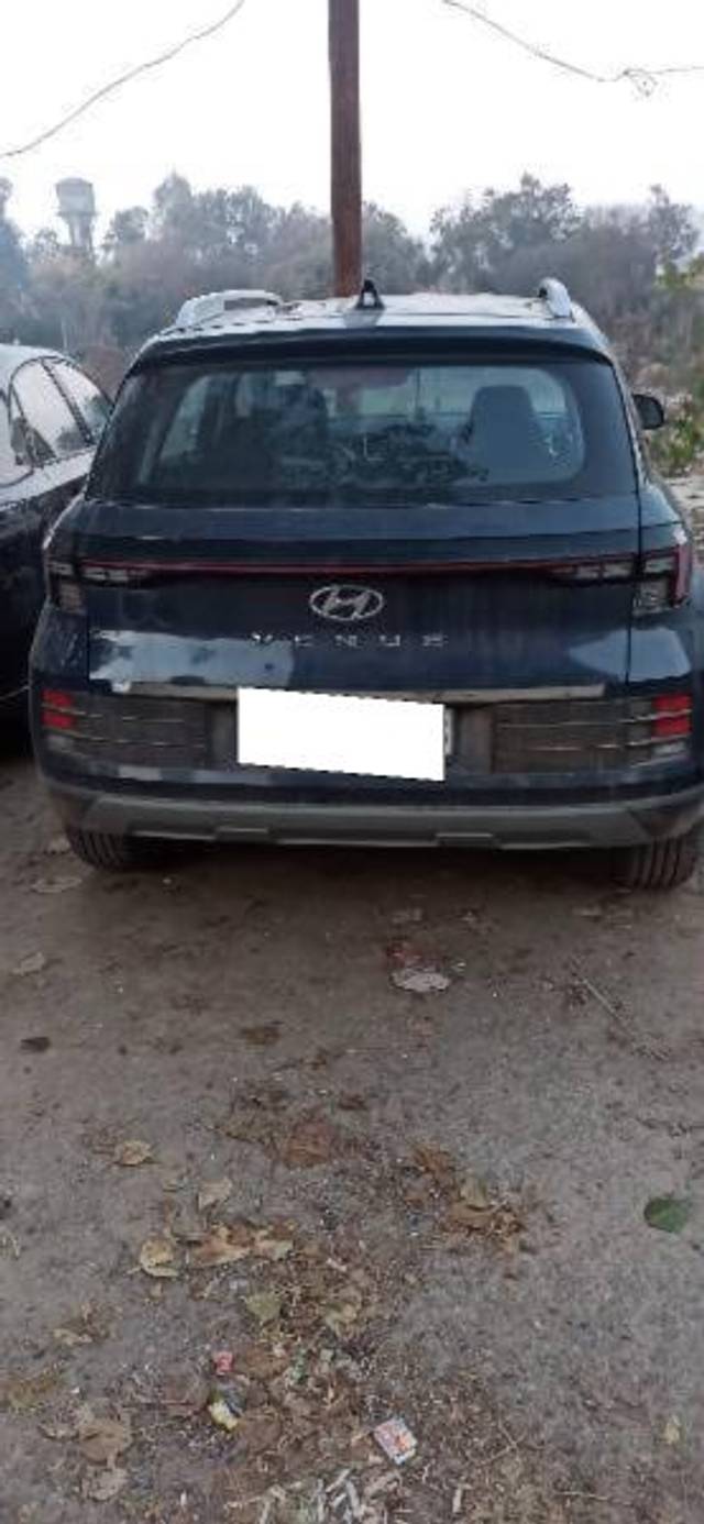 https://images10.gaadi.com/usedcar_image/4209317/original/processed_64a432e4-97ba-4545-b8a6-764bba435666.jpg?imwidth=6400