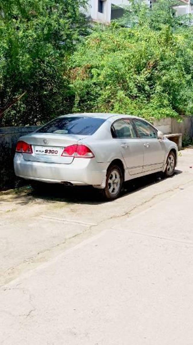 https://images10.gaadi.com/usedcar_image/4209347/original/processed_07e38450-867c-49a3-8f57-30c7954e90de.jpg?imwidth=6402