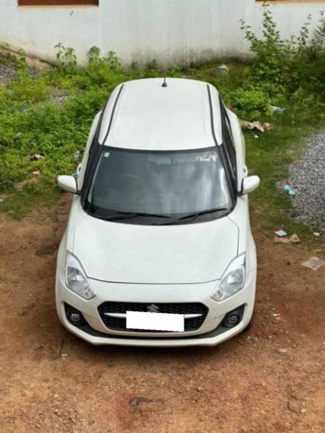 https://images10.gaadi.com/usedcar_image/4209495/original/processed_231062a2-12be-48ab-bf15-f622d094bd57.jpg?imwidth=6402