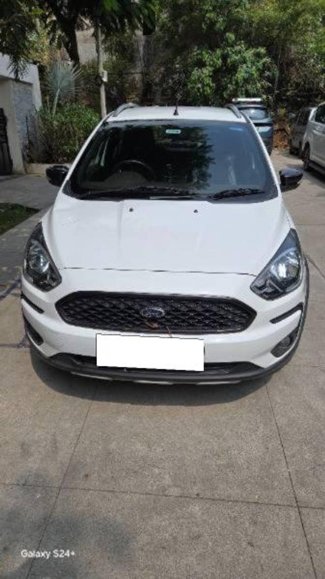 https://images10.gaadi.com/usedcar_image/4209535/original/processed_d29c22e6-8c2a-4531-902c-7bf701dc8532.jpg?imwidth=6402