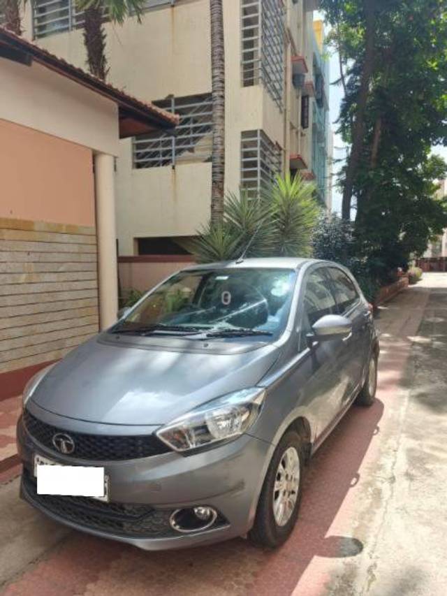 https://images10.gaadi.com/usedcar_image/4209567/original/processed_8111afae-8772-416c-8389-cc774dbd2871.jpeg?imwidth=6401