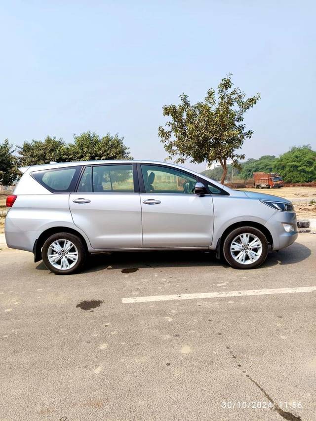 https://images10.gaadi.com/usedcar_image/4209639/original/processed_1596b1d3c885752b4b4c1d95441b7a05.jpg?imwidth=6401