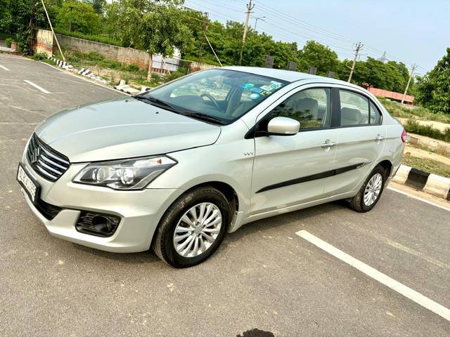 https://images10.gaadi.com/usedcar_image/4209645/original/processed_e9b412c058cdfd7254a82bb8c9a4be9d.jpg?imwidth=6400