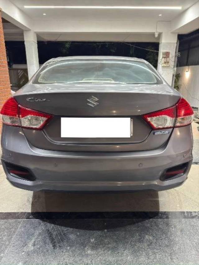 https://images10.gaadi.com/usedcar_image/4209687/original/processed_b021f695-9590-401e-8362-9b0094577c7e.jpg?imwidth=6401