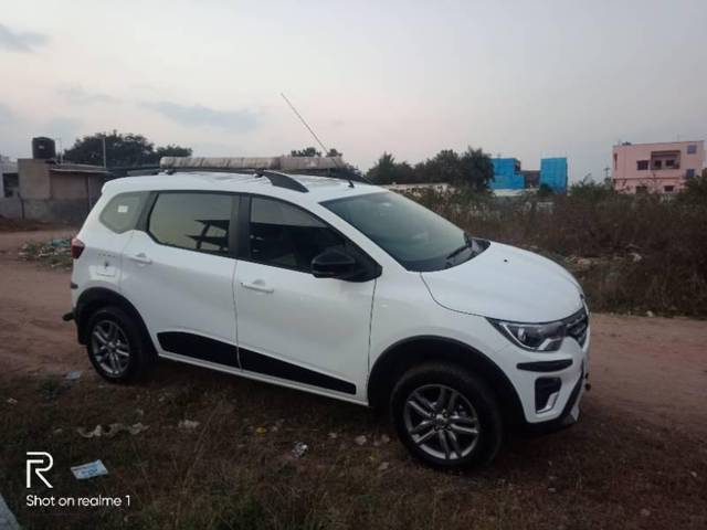 https://images10.gaadi.com/usedcar_image/4209815/original/processed_45d89a5f-5239-407b-b730-89ddc98bb9a2.jpg?imwidth=6401