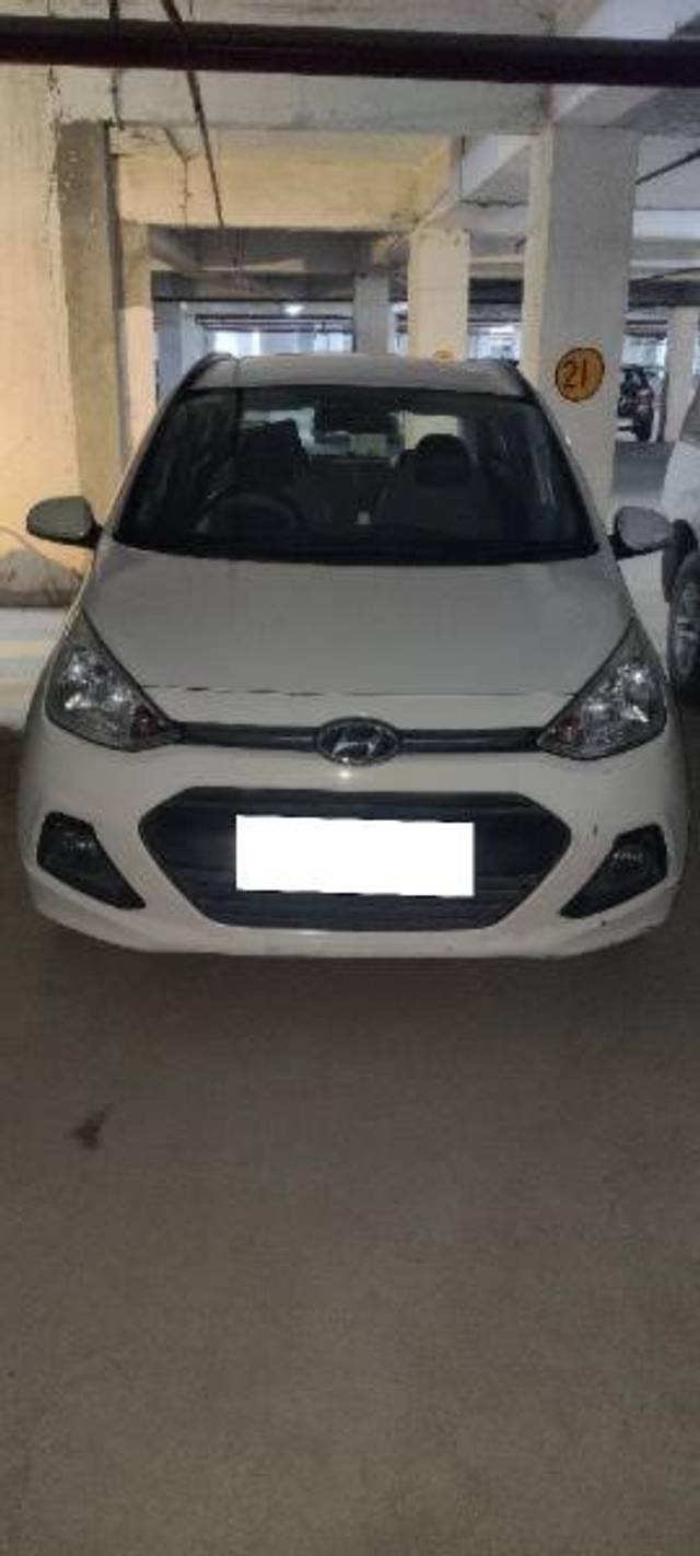 https://images10.gaadi.com/usedcar_image/4209825/original/processed_340f26ce-a32f-4364-9c98-4743a7bba090.jpg?imwidth=6400