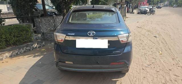 https://images10.gaadi.com/usedcar_image/4209913/original/e6824846faa5b1b050478f7528fdb273.jpg?imwidth=6401