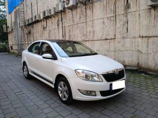 Skoda Rapid 2014-2016 Skoda Rapid 1.6 MPI AT Style Plus