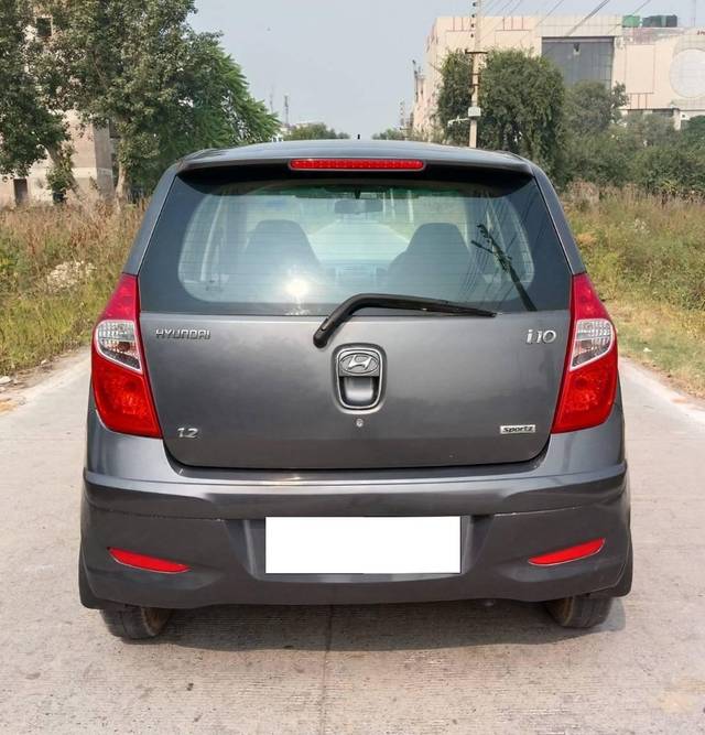 https://images10.gaadi.com/usedcar_image/4210003/original/processed_9c2e1c621281cc1dcec92bd2cc198ab1.jpg?imwidth=6401