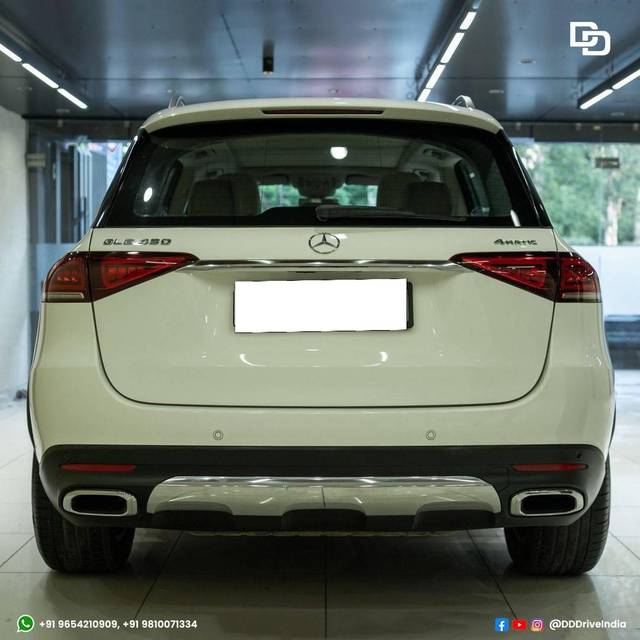 https://images10.gaadi.com/usedcar_image/4210115/original/processed_ce2efc3bdbd5e909cc871fc7fd2ed3c7.jpg?imwidth=6402