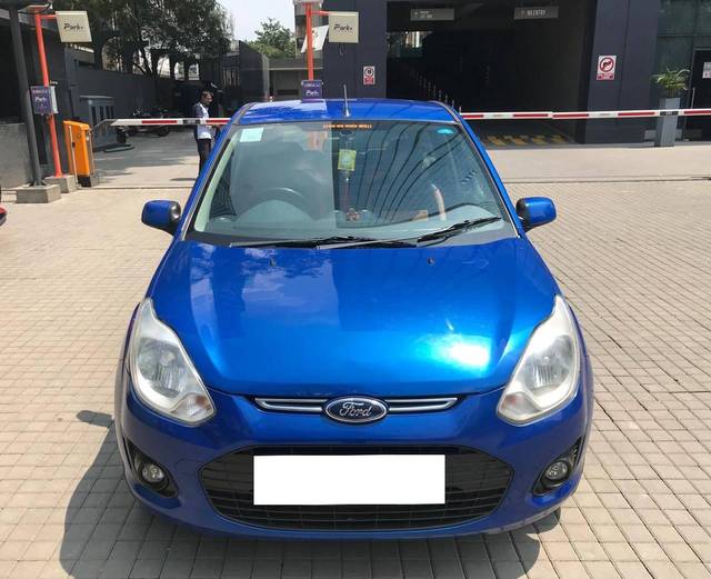 https://images10.gaadi.com/usedcar_image/4210122/original/processed_0bfc55968cf2868db7a5ff60968110bf.jpg?imwidth=6400