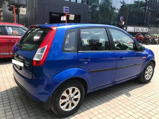 https://images10.gaadi.com/usedcar_image/4210122/original/processed_c8c5a8219b07518df6278fa44e38a274.jpg?imwidth=6402