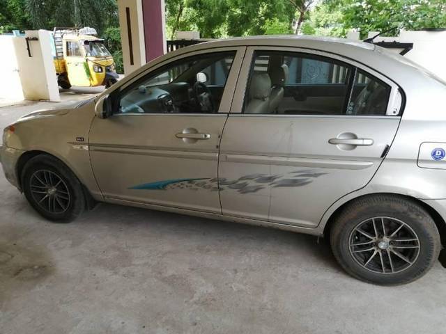 https://images10.gaadi.com/usedcar_image/4210174/original/processed_009927df-80b5-4b5c-9c48-59250c022ea8.jpg?imwidth=6402