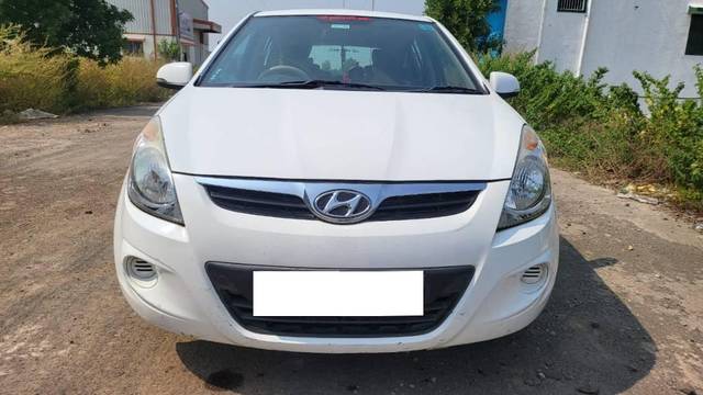 https://images10.gaadi.com/usedcar_image/4210271/original/processed_410bf8b0-cbf5-40c9-a480-303a031aae62.jpg?imwidth=6400