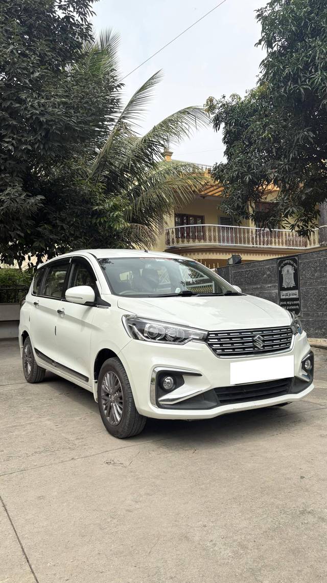 https://images10.gaadi.com/usedcar_image/4210304/original/processed_9bfe035bee16782d300ea33932d1be87.jpg?imwidth=6400