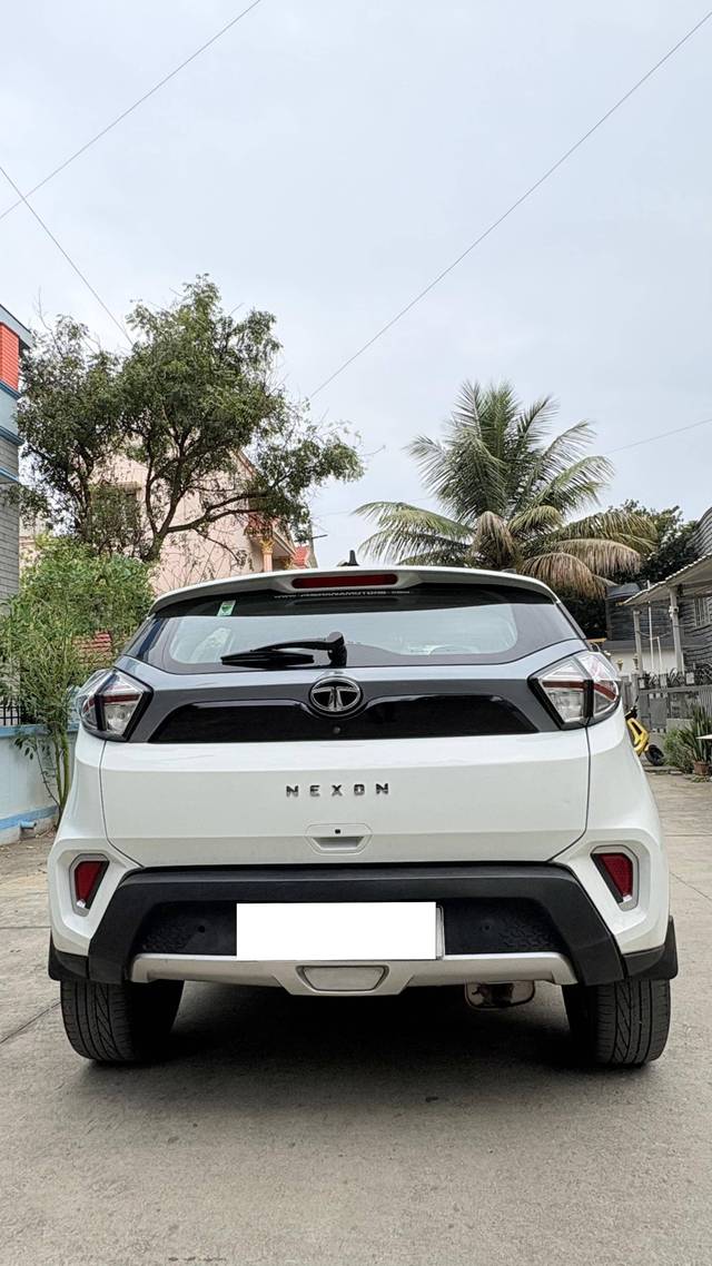 https://images10.gaadi.com/usedcar_image/4210309/original/processed_072d9c83ee94625915a024905683fedd.jpg?imwidth=6402