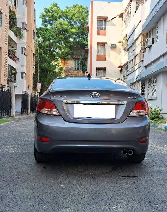 https://images10.gaadi.com/usedcar_image/4210345/original/processed_7a56c81b205473b05a43fff2ee12f663.jpg?imwidth=6402