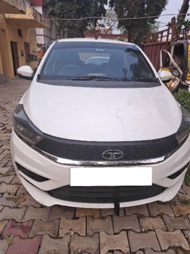 https://images10.gaadi.com/usedcar_image/4210353/original/processed_5351d02b-ff59-4361-a80a-ede4148e05ff.jpg?imwidth=6400