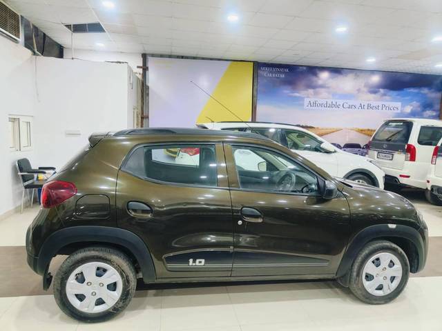 https://images10.gaadi.com/usedcar_image/4210417/original/processed_a2d88e76b9aab636fd687c8921e41c48.jpg?imwidth=6402