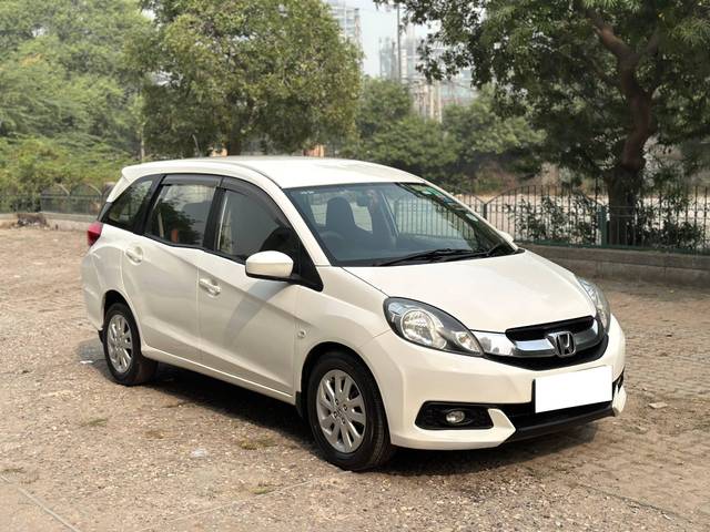 https://images10.gaadi.com/usedcar_image/4210475/original/processed_55d1cba93a481af3031df398ab6102ca.jpeg?imwidth=6400