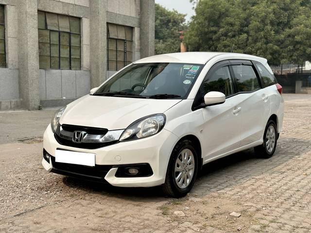 https://images10.gaadi.com/usedcar_image/4210475/original/processed_d1ac18c55a896cb240ecb3b5a002496c.jpeg?imwidth=6402