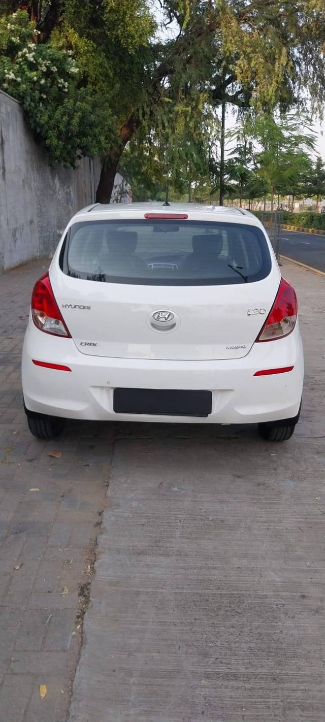 https://images10.gaadi.com/usedcar_image/4210493/original/processed_ca23b4290479177b98e28dd24a370964.jpg?imwidth=6402