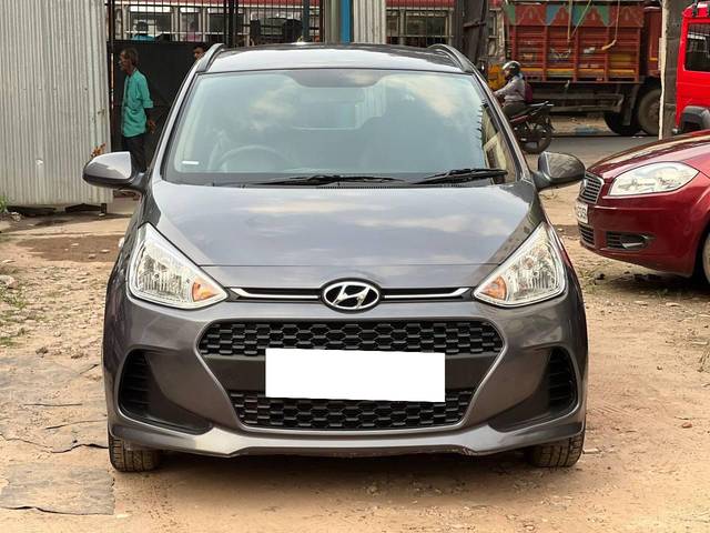 https://images10.gaadi.com/usedcar_image/4210637/original/processed_483d88d9323219cb7582f292b8e6d1a4.jpg?imwidth=6402