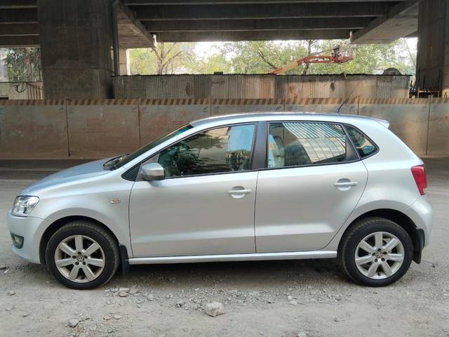 https://images10.gaadi.com/usedcar_image/4210701/original/2f605f9da501a59e2f9577eb2d072619.jpg?imwidth=6402