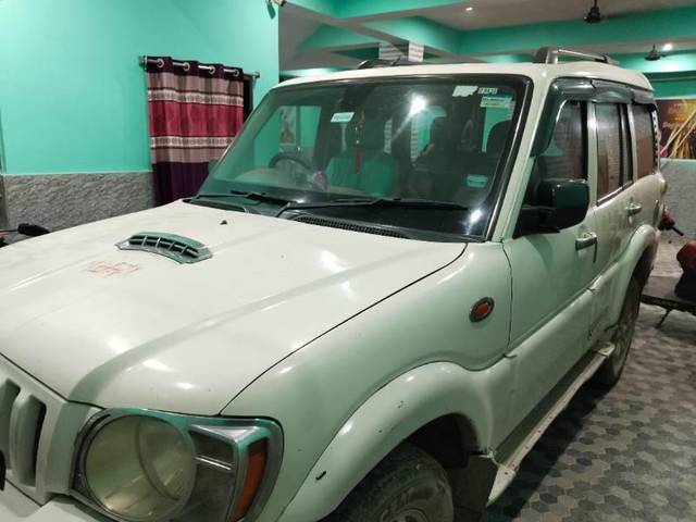 https://images10.gaadi.com/usedcar_image/4210795/original/processed_e8492924-5b8b-4985-8201-1ff25e51ebb8.jpg?imwidth=6400