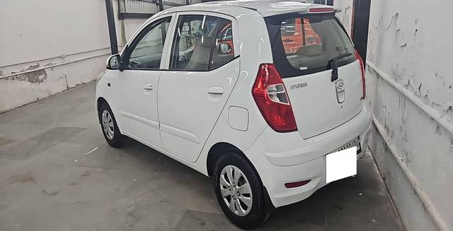 https://images10.gaadi.com/usedcar_image/4210801/original/processed_a165fb10a3787bf3fcc17253e2b51587.jpg?imwidth=6401