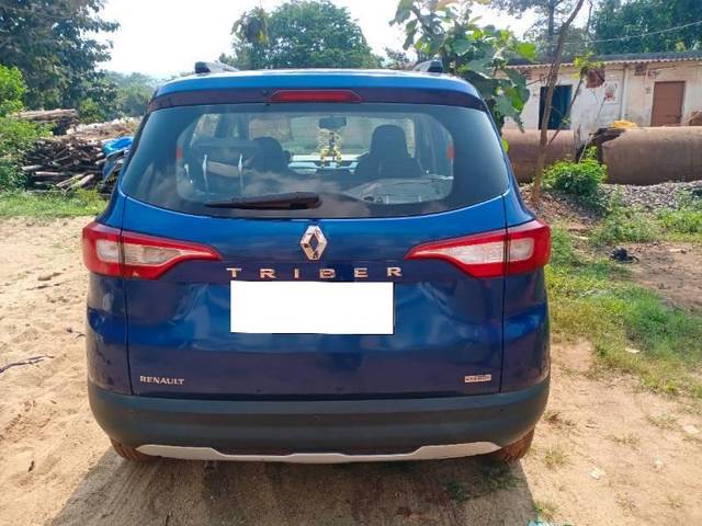 https://images10.gaadi.com/usedcar_image/4210880/original/processed_5ab2c59b-fc22-4d6a-adb2-862acfb892b6.jpg?imwidth=6401