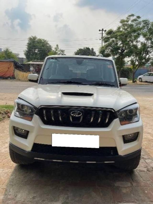 https://images10.gaadi.com/usedcar_image/4210917/original/processed_e27f51e3-deff-47d9-86f8-8fdbd7496012.jpeg?imwidth=6400